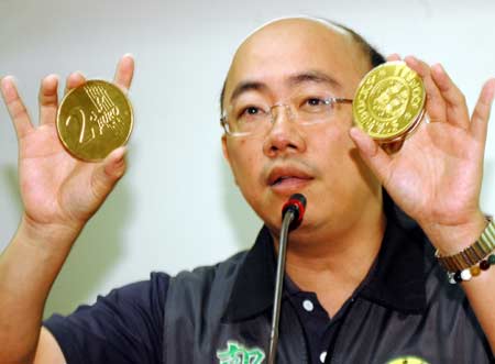 Apple Employee Arrested For Taking Kickbacks From Asian Suppliers? Yep, Low-level Corruption In America Is More Common Than Any of Us Think...