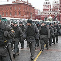 Kremlin Clampdown: Columns Of Military Trucks, Paramilitary Forces Pour Into Central Moscow